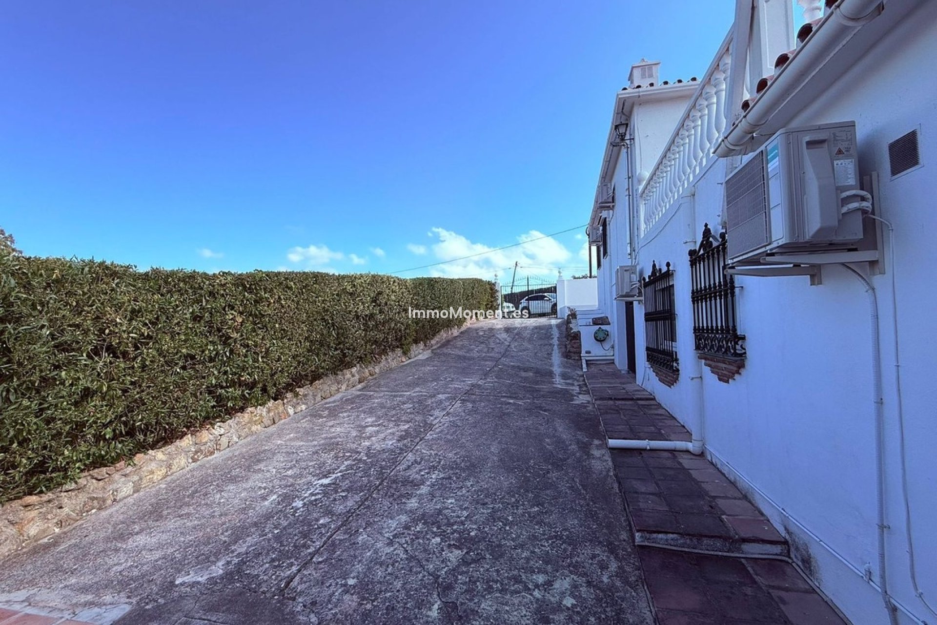 Wiederverkauf - Villa -   Inländisch - Coín