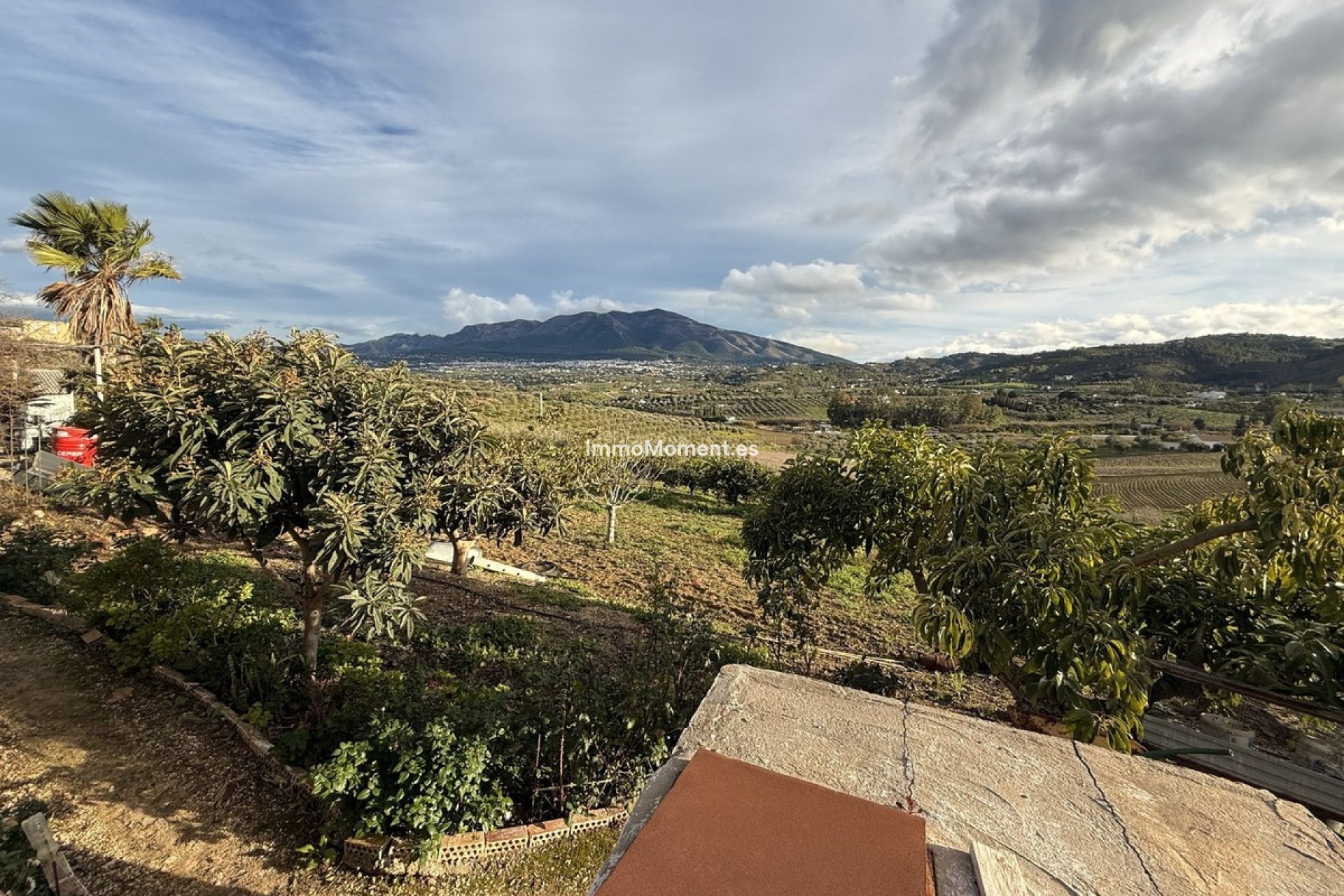 Wiederverkauf - Villa -   Inländisch - Coín