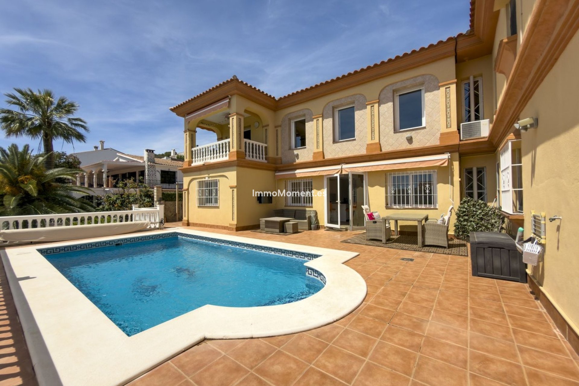 Wiederverkauf - Villa -   Inländisch - Coín