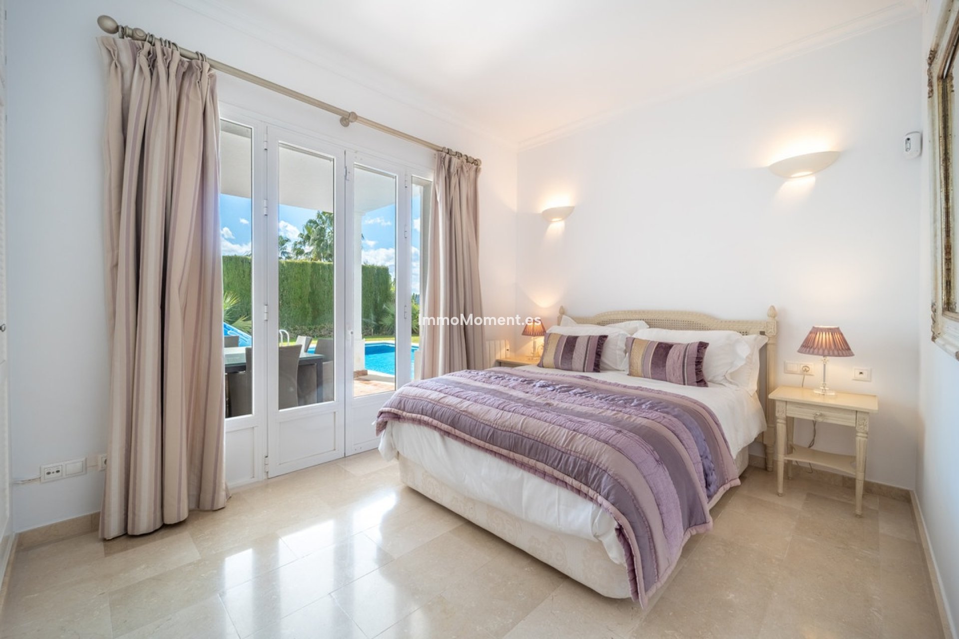 Wiederverkauf - Villa -   Inländisch - Istán