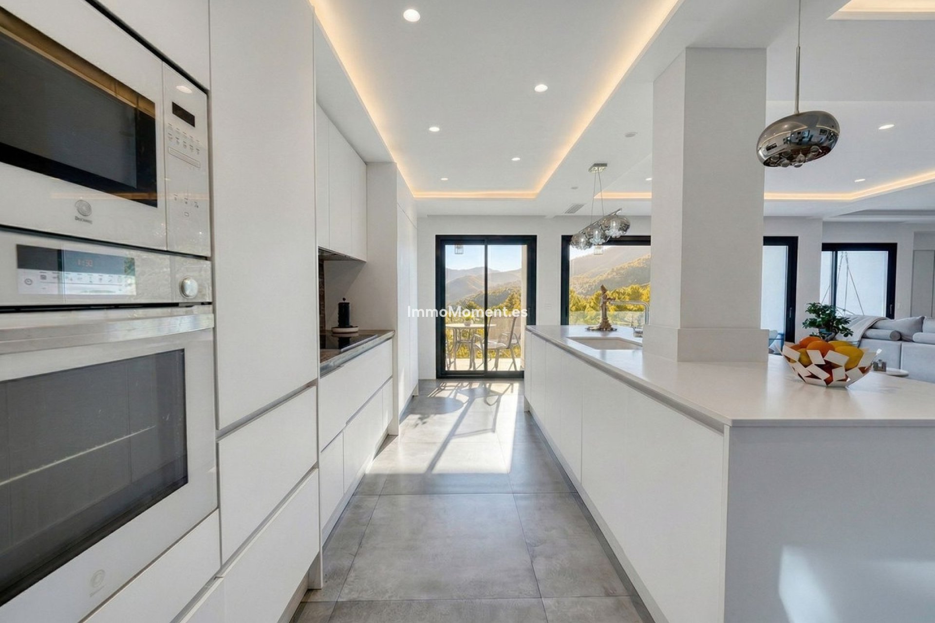 Wiederverkauf - Villa -   Inländisch - Istán