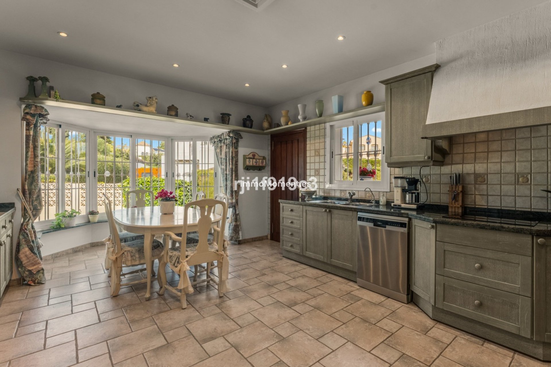 Wiederverkauf - Villa - Marbella - Elviria