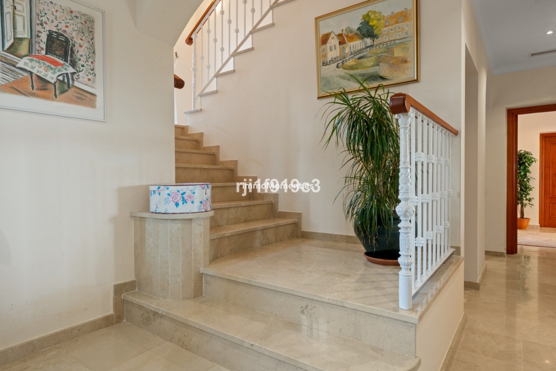 Wiederverkauf - Villa - Marbella - Elviria