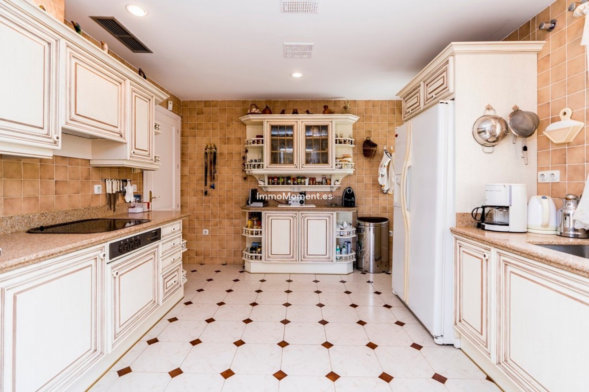 Wiederverkauf - Villa - Marbella - Marbella Centro