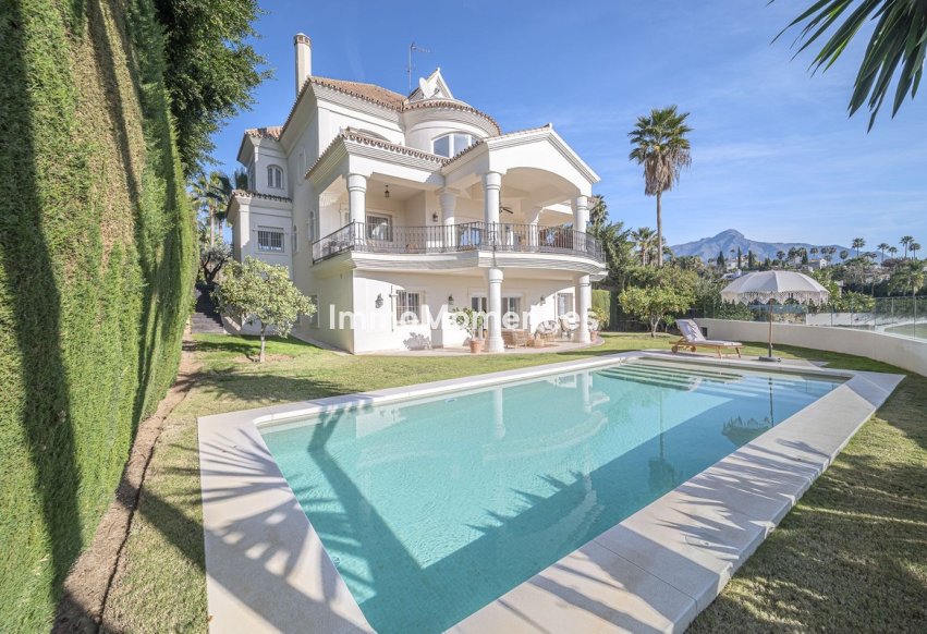 Wiederverkauf - Villa - Marbella - Nueva Andalucía