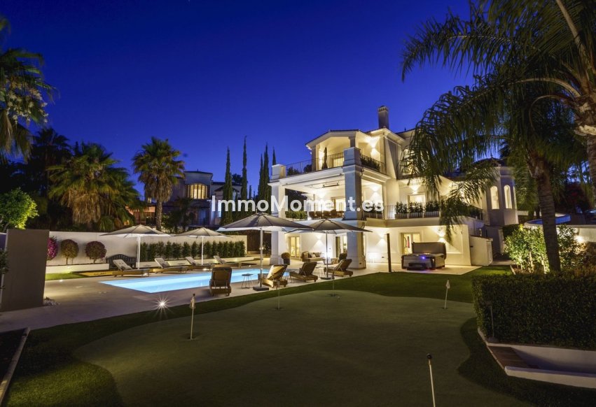 Wiederverkauf - Villa - Marbella - Nueva Andalucía