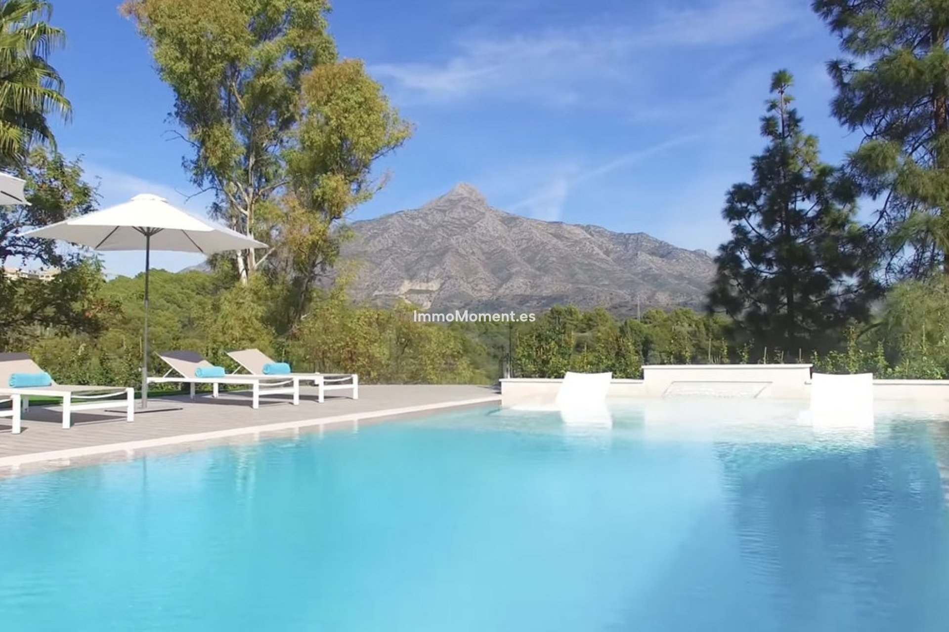 Wiederverkauf - Villa - Marbella - Nueva Andalucía