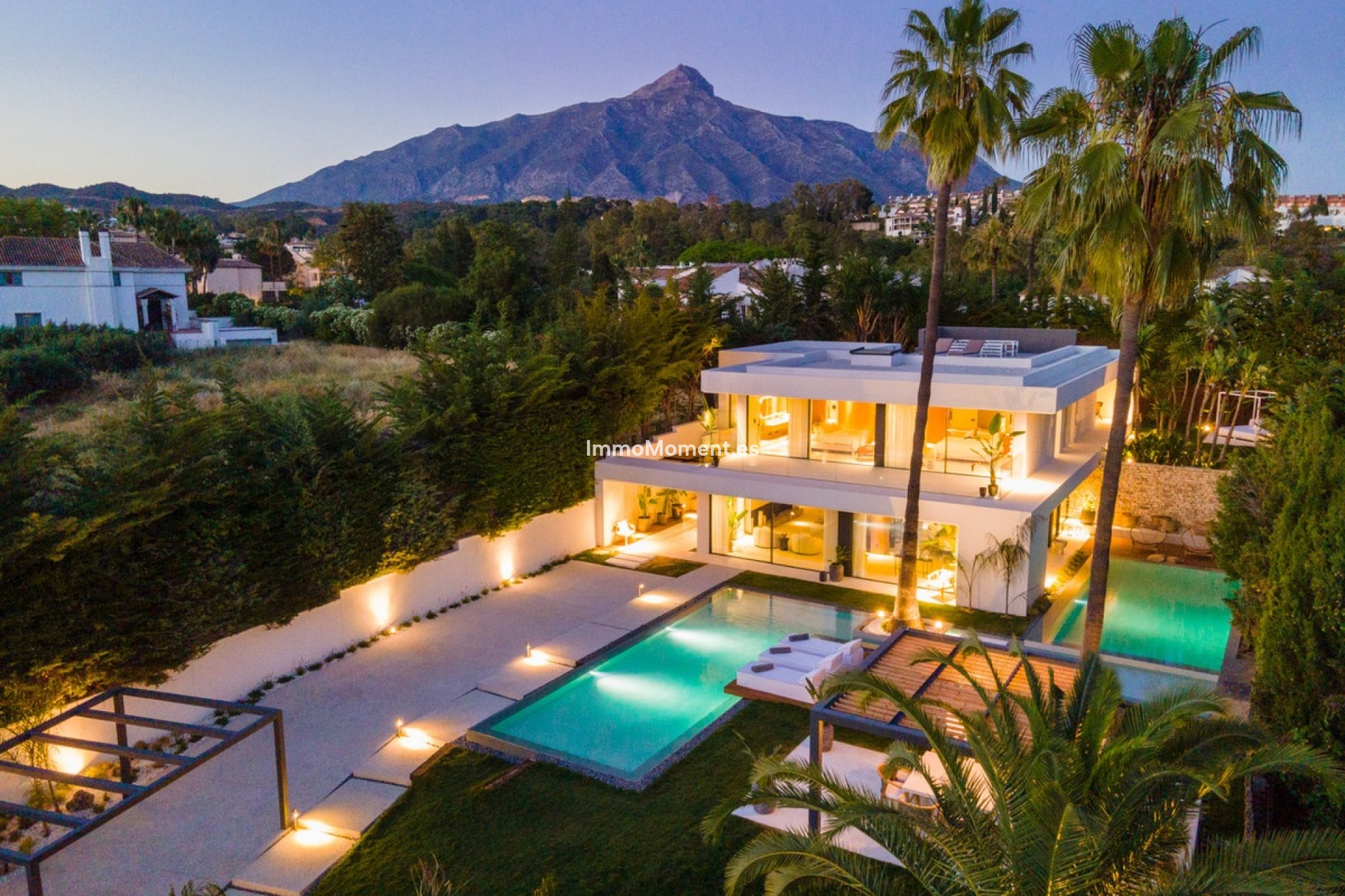 Wiederverkauf - Villa - Marbella - Nueva Andalucía