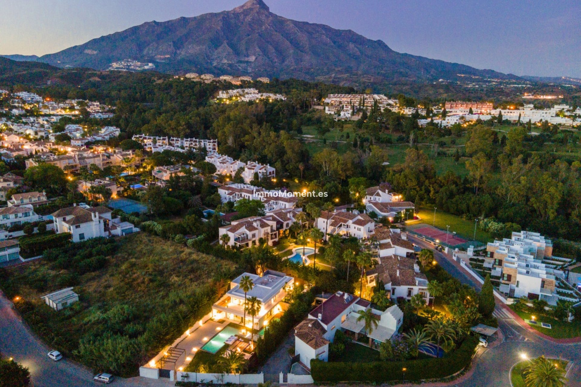 Wiederverkauf - Villa - Marbella - Nueva Andalucía