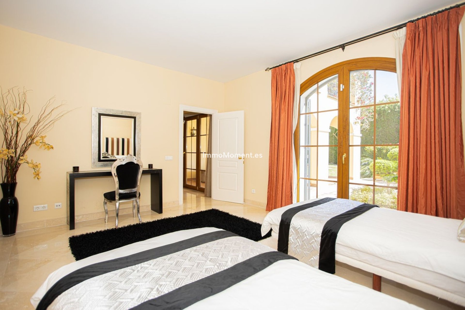 Wiederverkauf - Villa - New Golden Mile