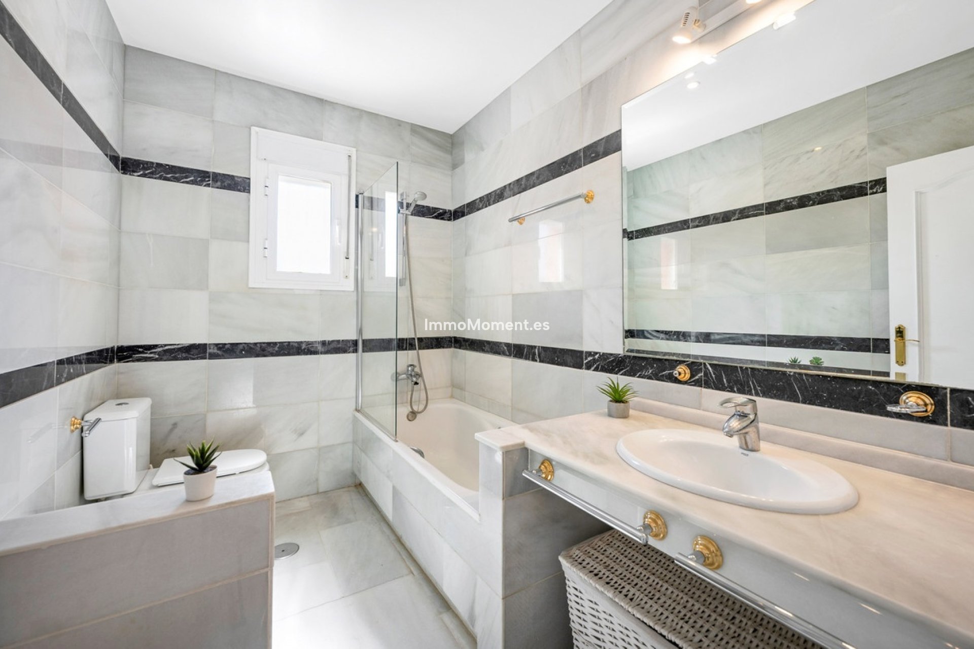 Wiederverkauf - Villa - Sotogrande - Sotogrande Costa