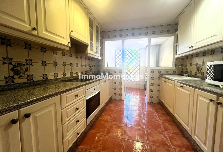 Wiederverkauf - Wohnung - Estepona  - Atalaya