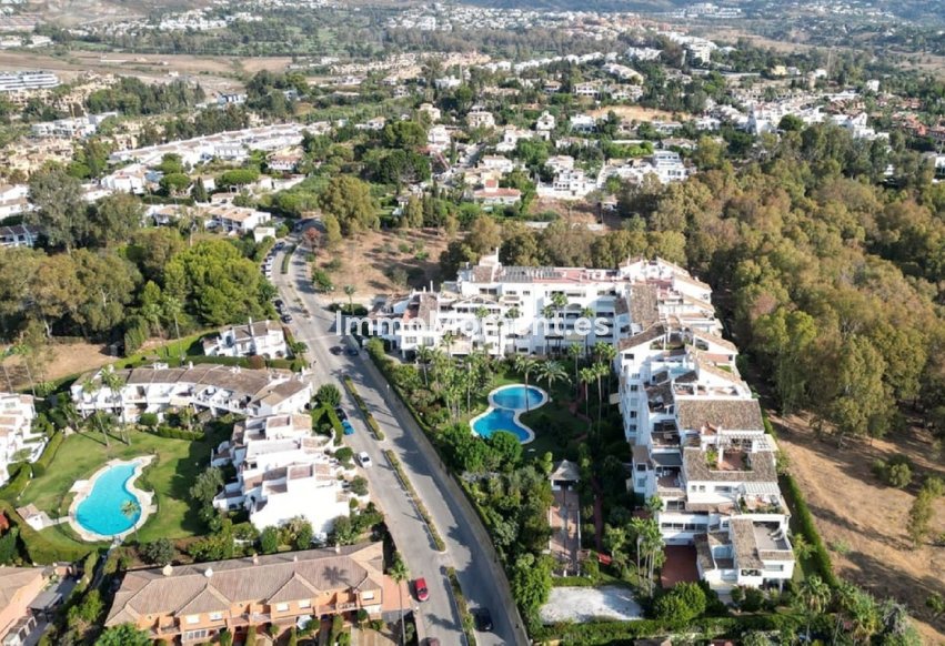 Wiederverkauf - Wohnung - Estepona  - Atalaya
