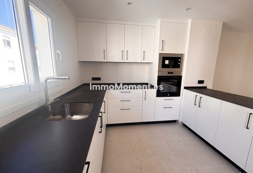 Wiederverkauf - Wohnung - Estepona  - Estepona Centro