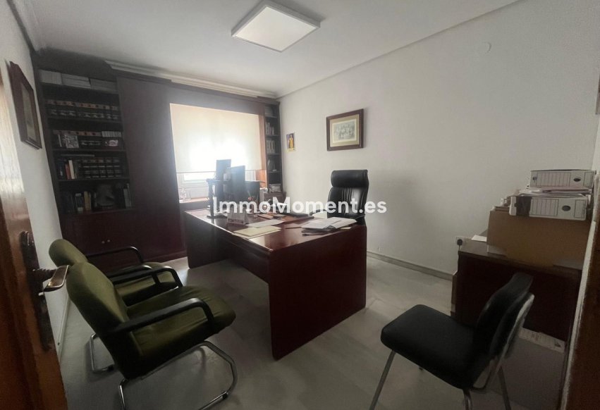 Wiederverkauf - Wohnung - Estepona  - Estepona Centro