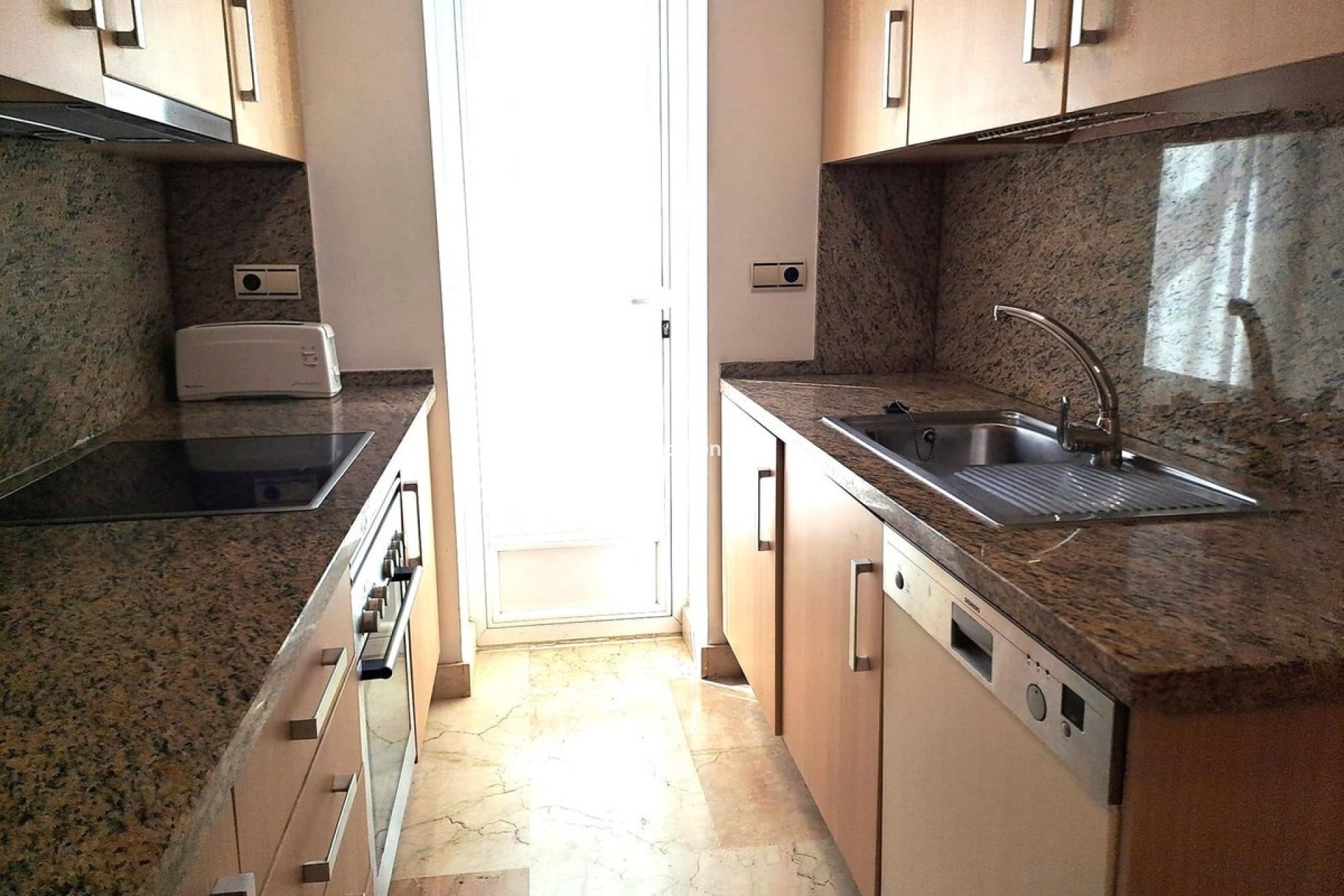 Wiederverkauf - Wohnung - Estepona  - Estepona Centro