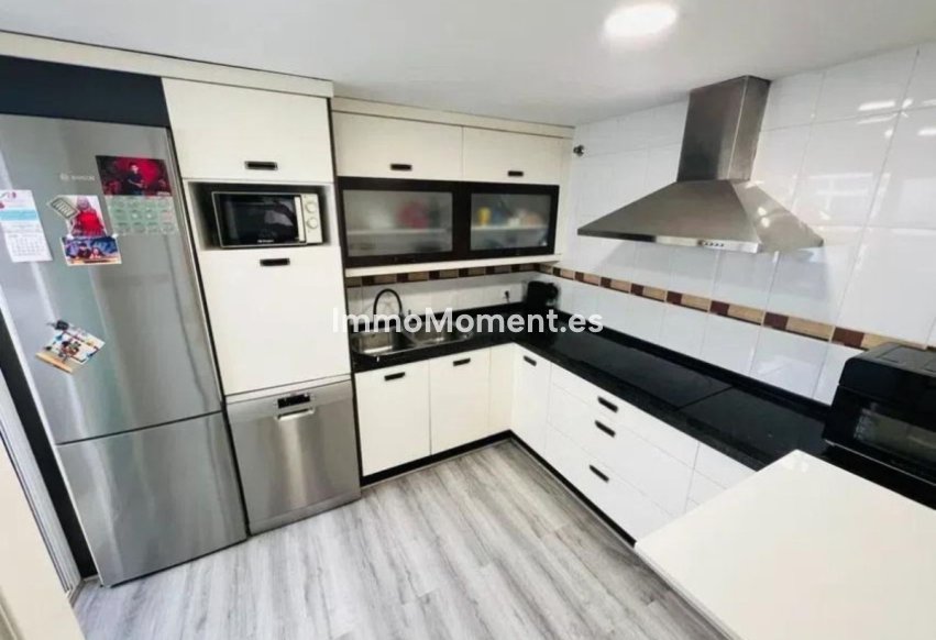 Wiederverkauf - Wohnung - Estepona  - Estepona Centro