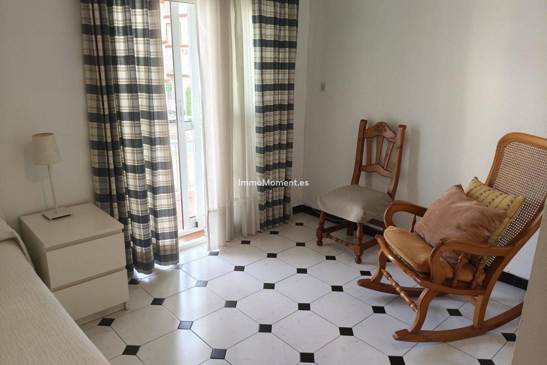 Wiederverkauf - Wohnung -   Inländisch - Alhaurín el Grande Centro