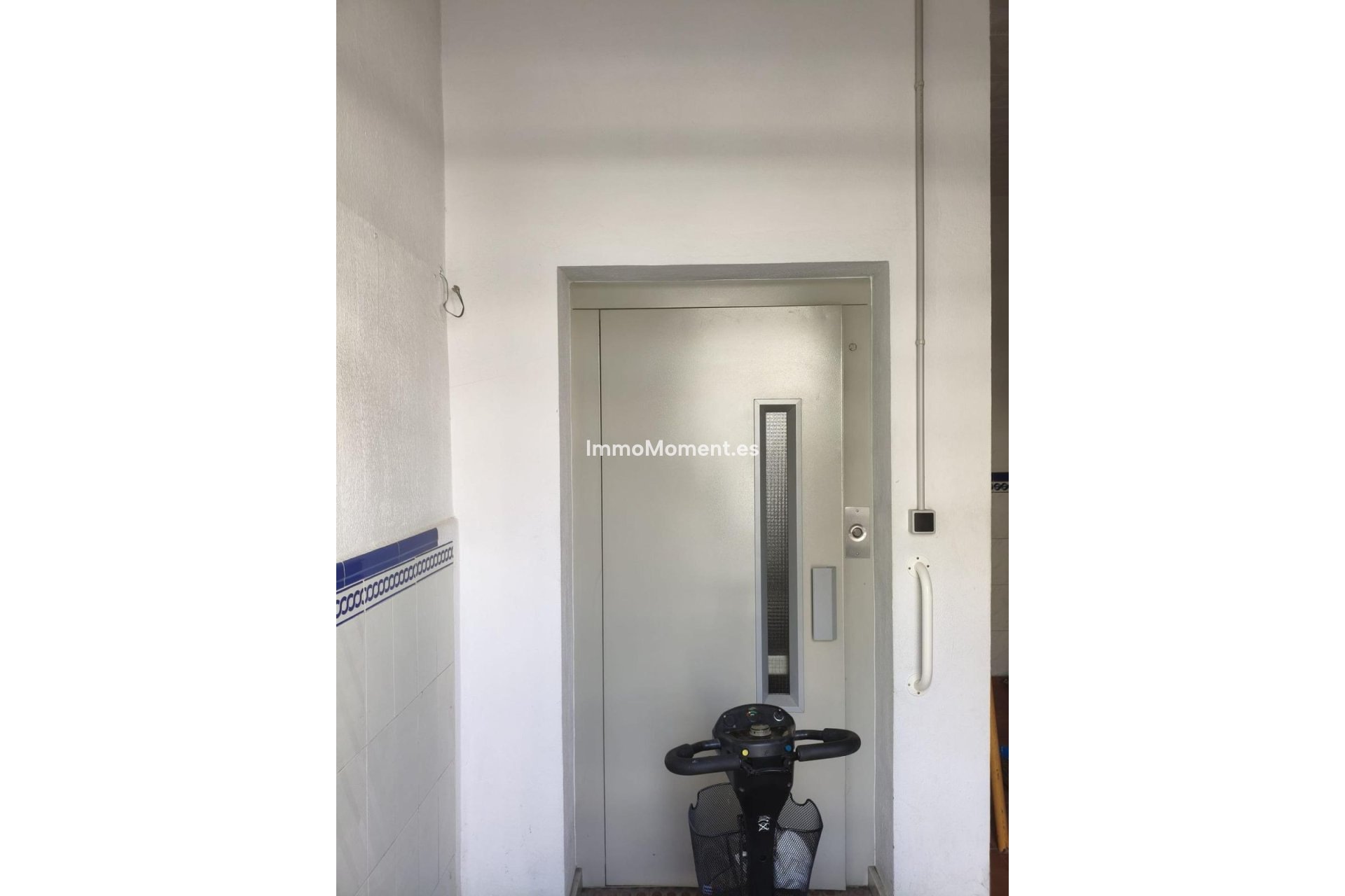 Wiederverkauf - Wohnung -   Inländisch - Alhaurín el Grande Centro