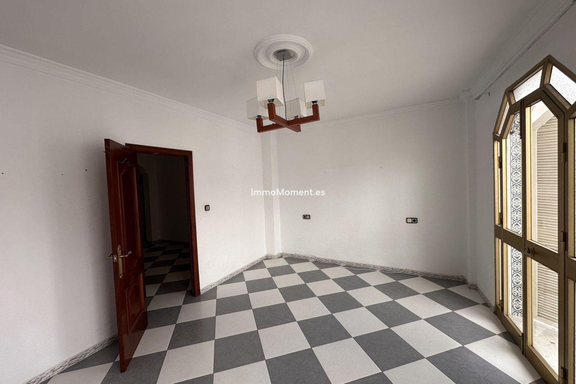 Wiederverkauf - Wohnung -   Inländisch - Alhaurín el Grande Centro