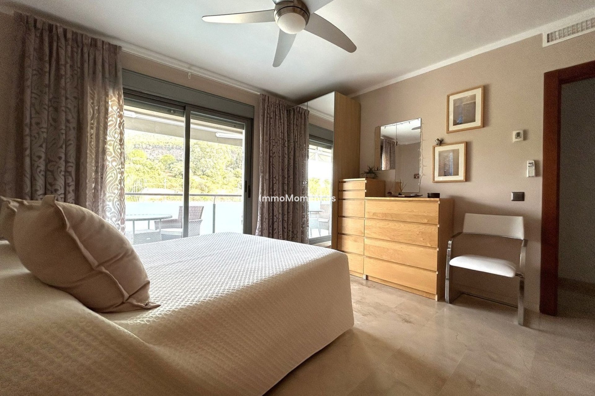 Wiederverkauf - Wohnung -   Inländisch - Alhaurín el Grande Centro