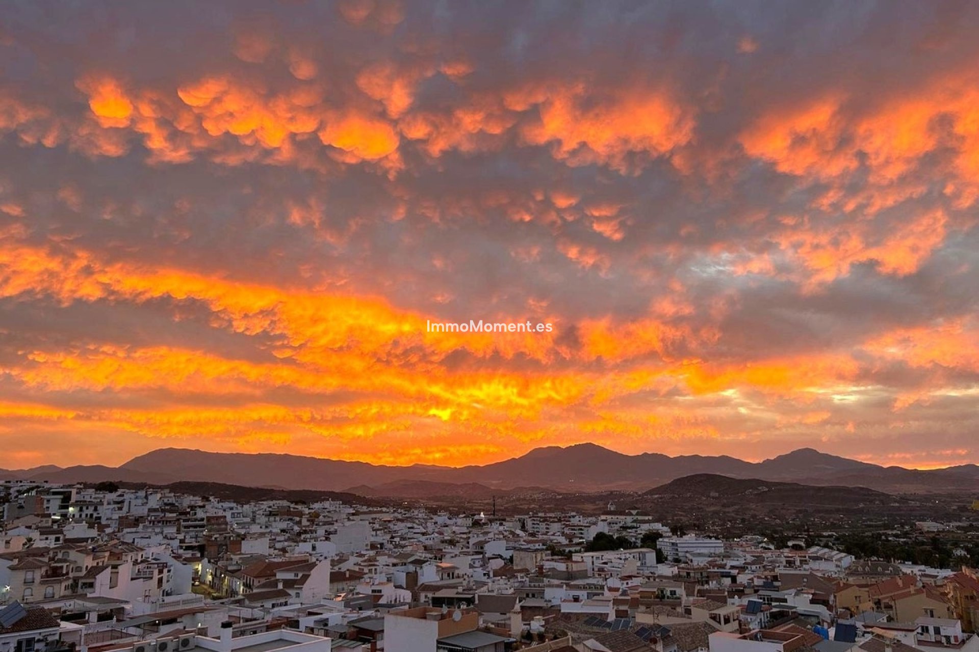 Wiederverkauf - Wohnung -   Inländisch - Alhaurín el Grande Centro