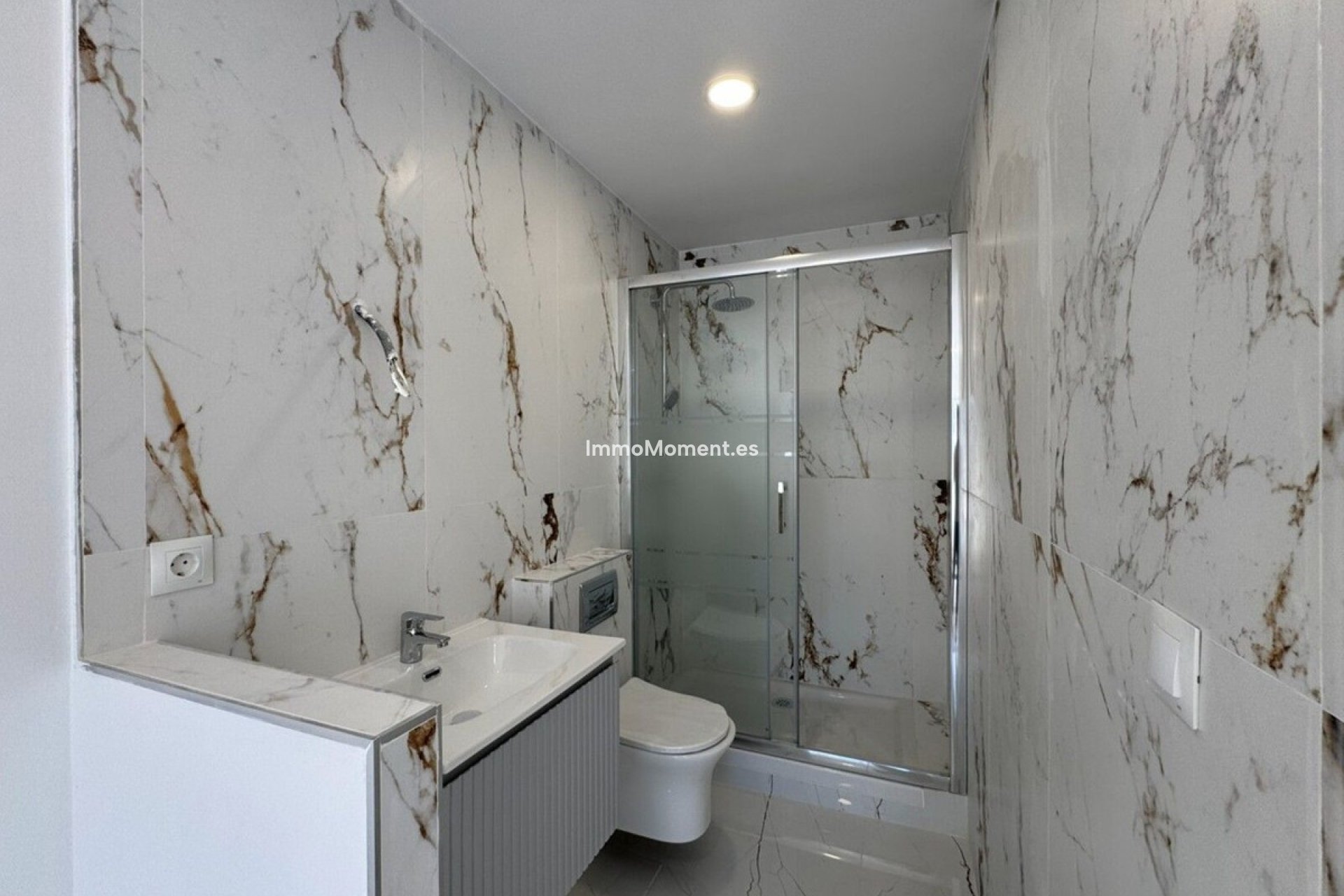 Wiederverkauf - Wohnung -   Inländisch - Alhaurín el Grande Centro