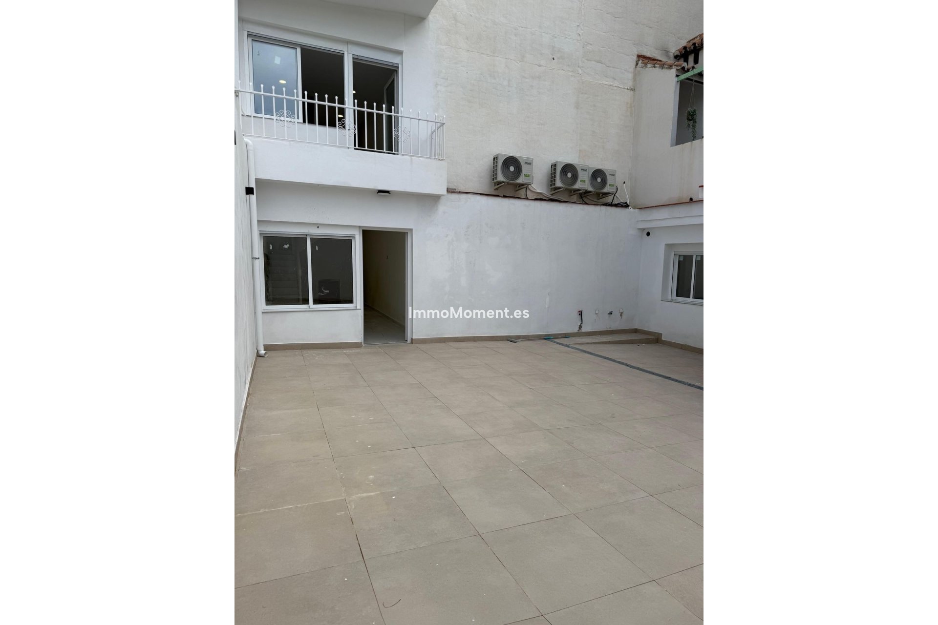 Wiederverkauf - Wohnung -   Inländisch - Alhaurín el Grande Centro