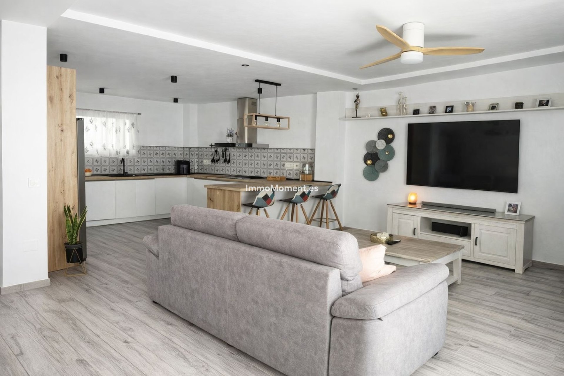 Wiederverkauf - Wohnung -   Inländisch - Alhaurín el Grande Centro