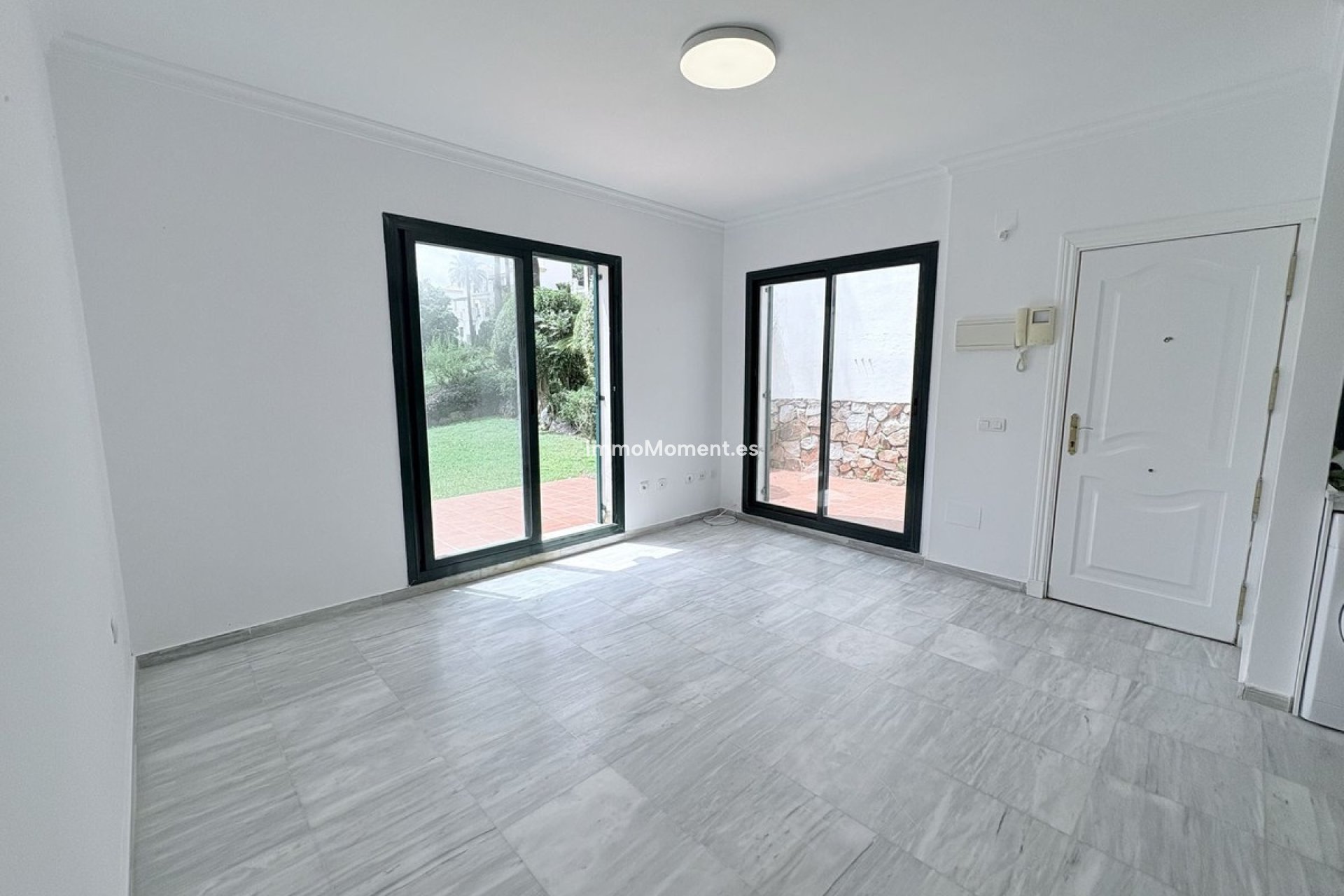 Wiederverkauf - Wohnung -   Inländisch - Alhaurín el Grande Centro