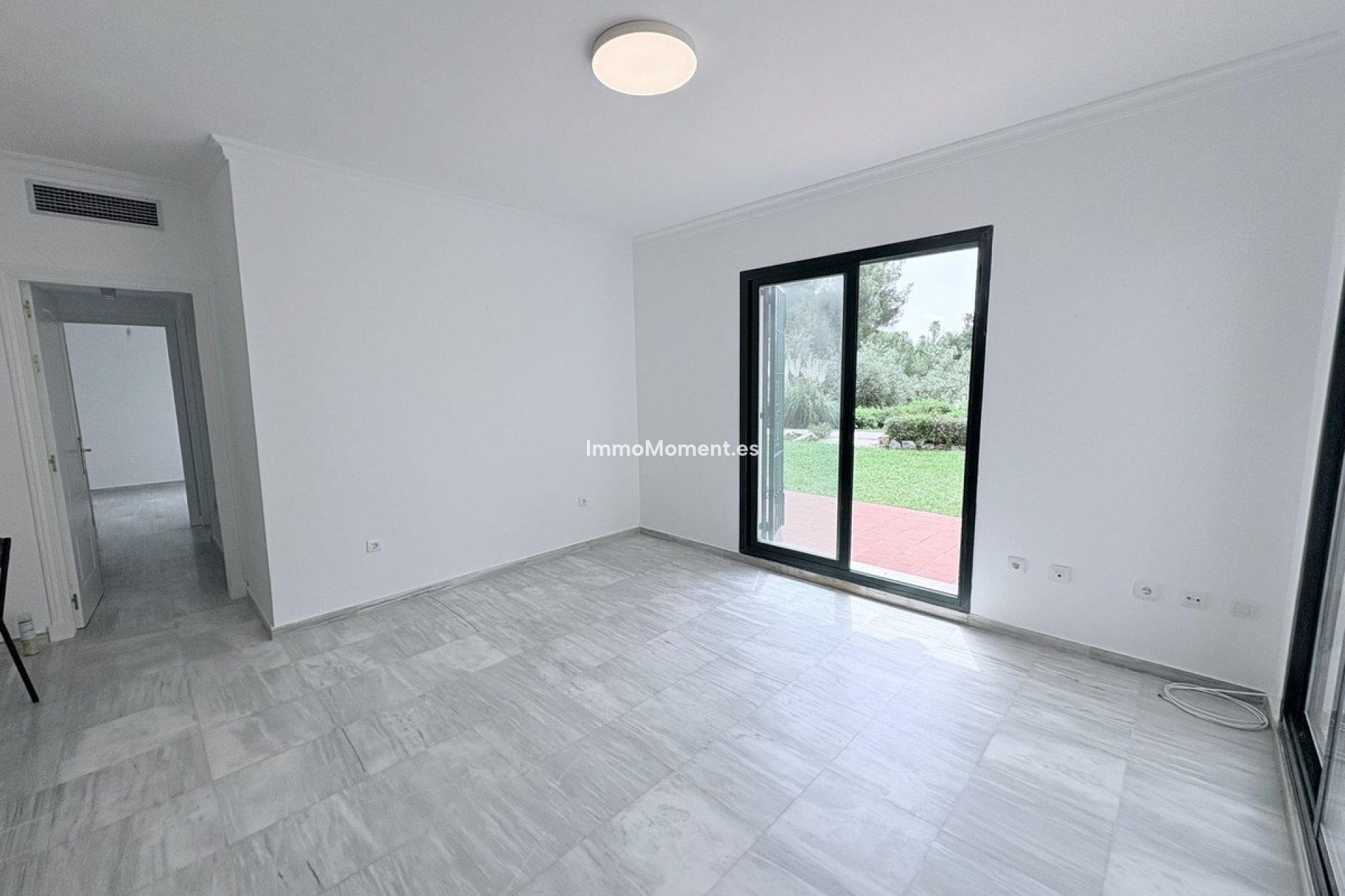 Wiederverkauf - Wohnung -   Inländisch - Alhaurín el Grande Centro