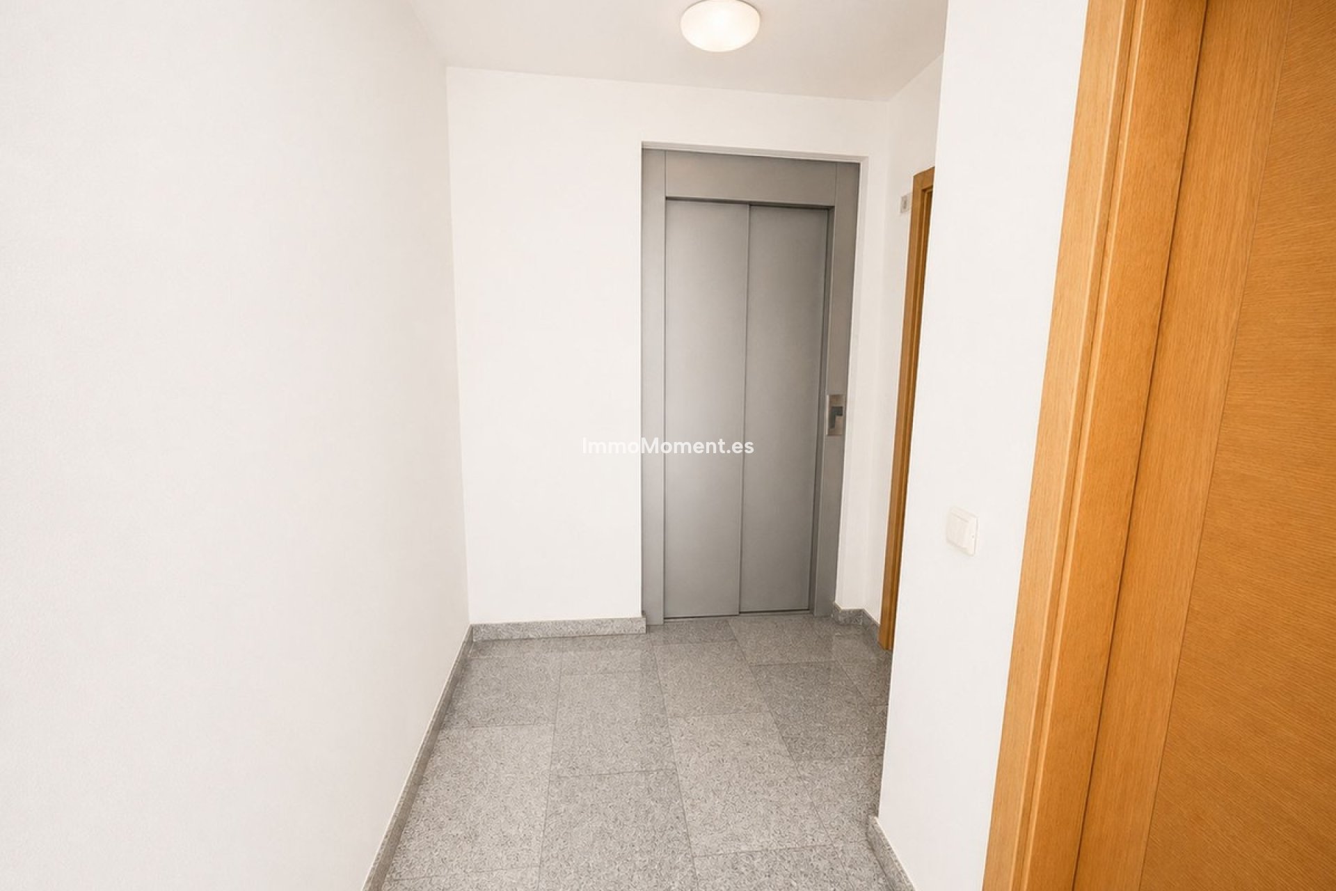 Wiederverkauf - Wohnung -   Inländisch - Guaro