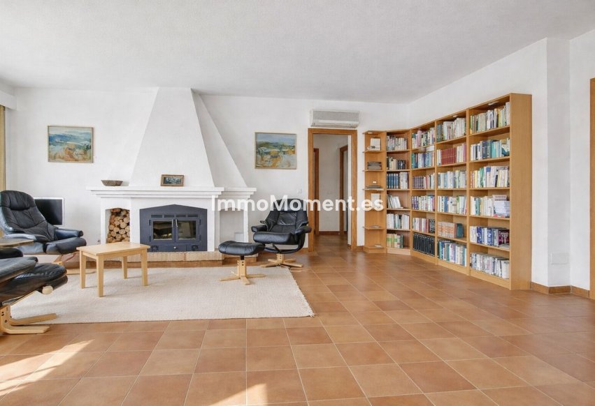 Wiederverkauf - Wohnung -   Inländisch - Istán