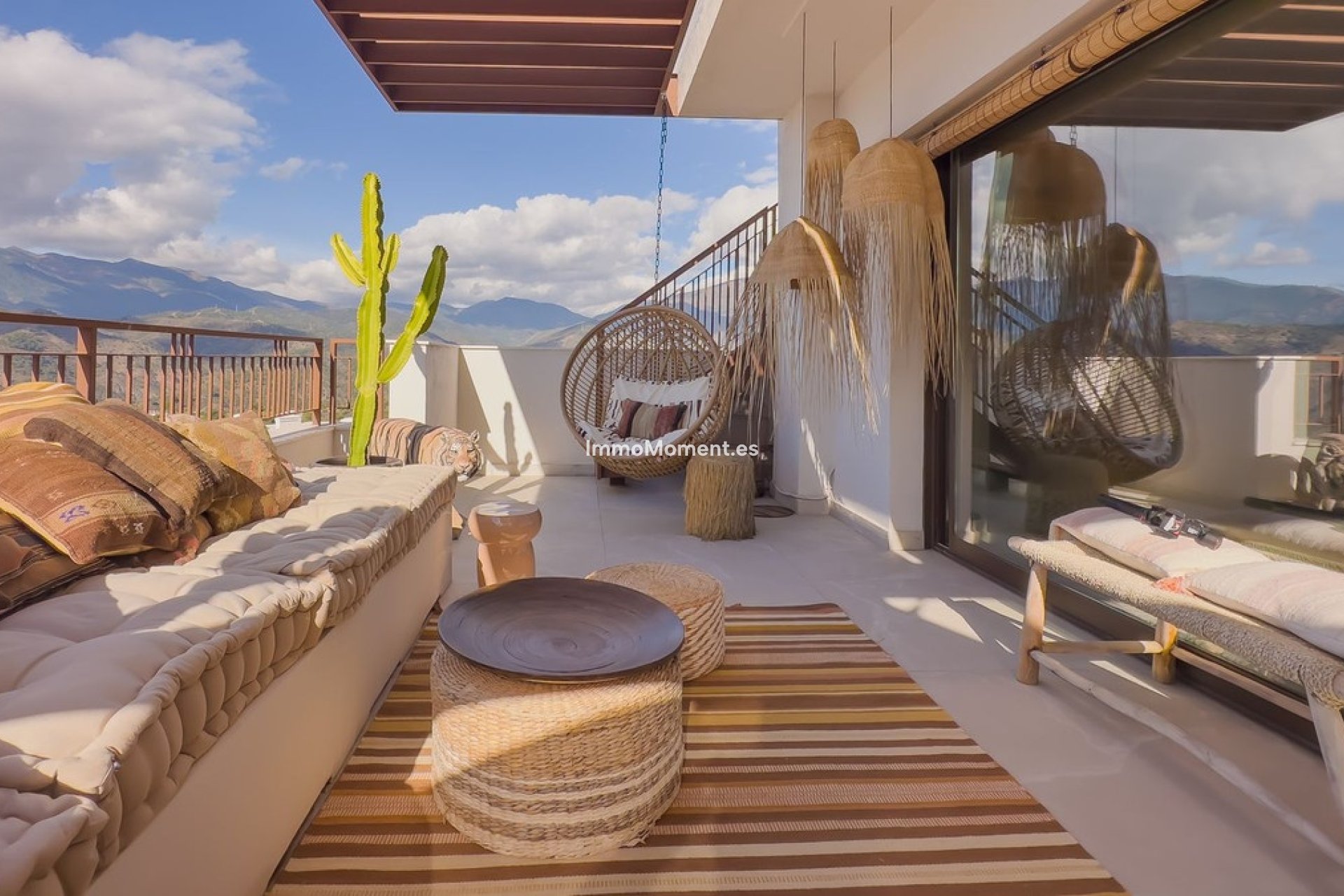 Wiederverkauf - Wohnung -   Inländisch - Istán