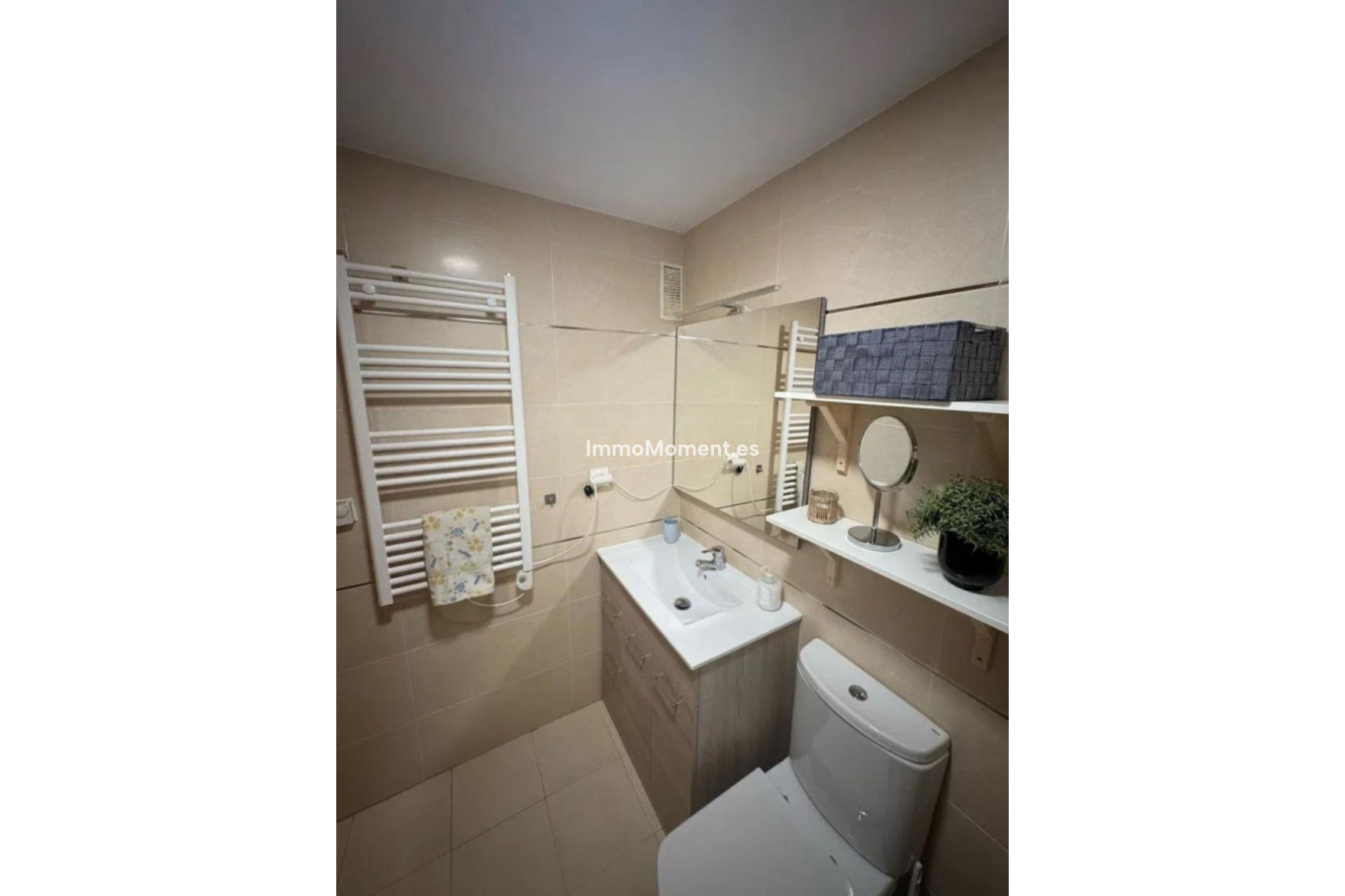 Wiederverkauf - Wohnung -   Inländisch - Monda