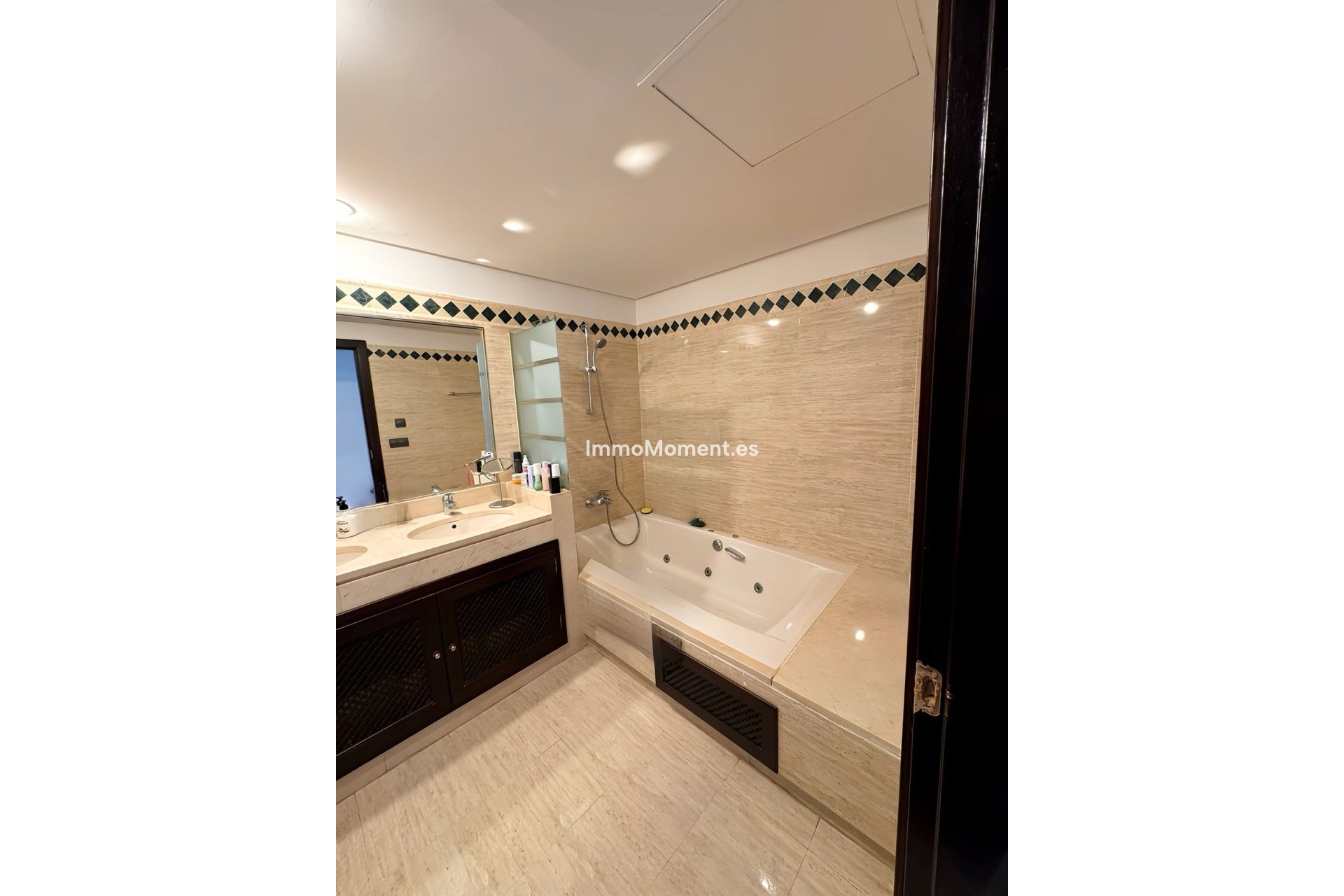 Wiederverkauf - Wohnung -   Inländisch - Ojén