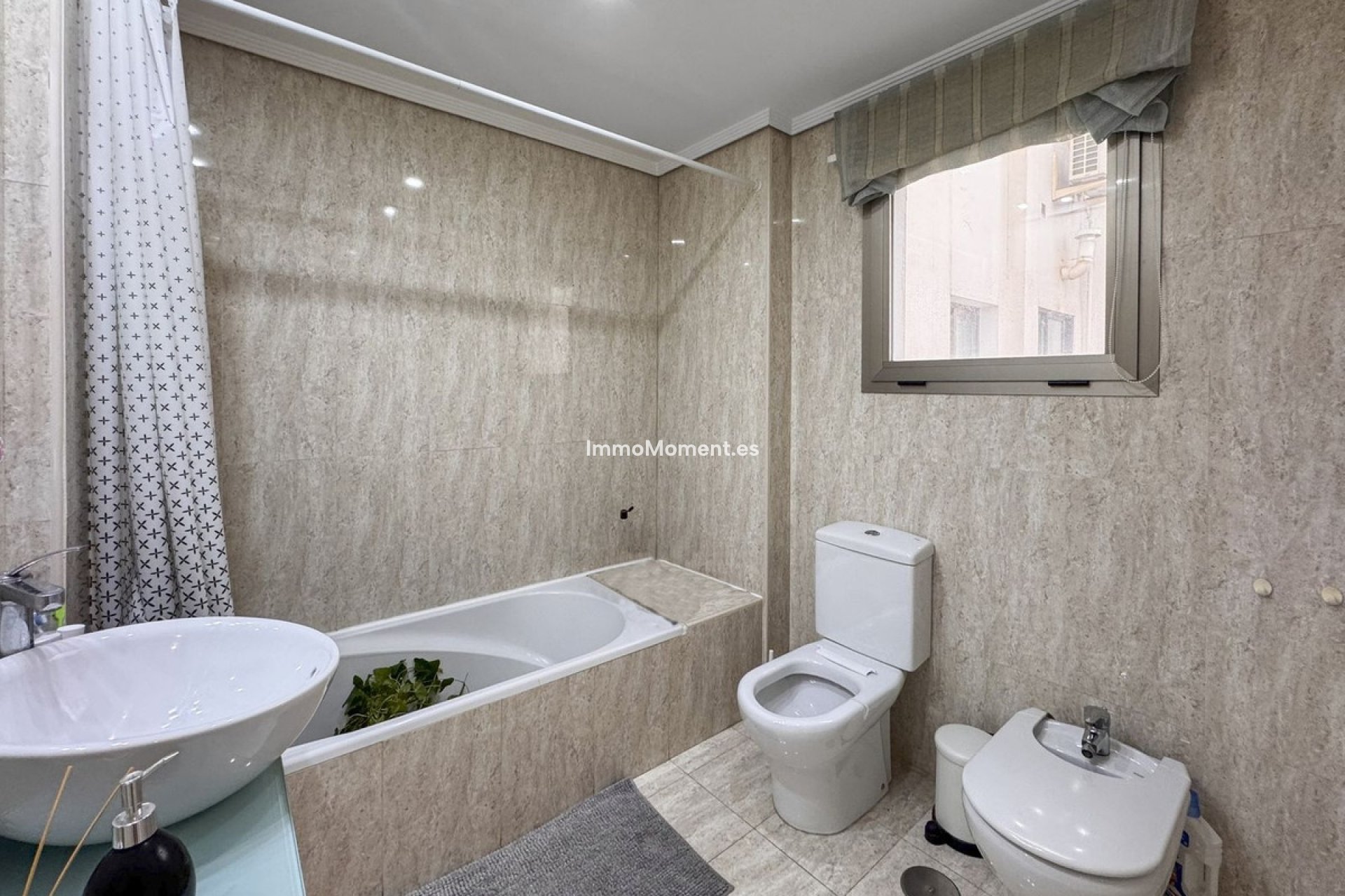 Wiederverkauf - Wohnung - Málaga - Huelin