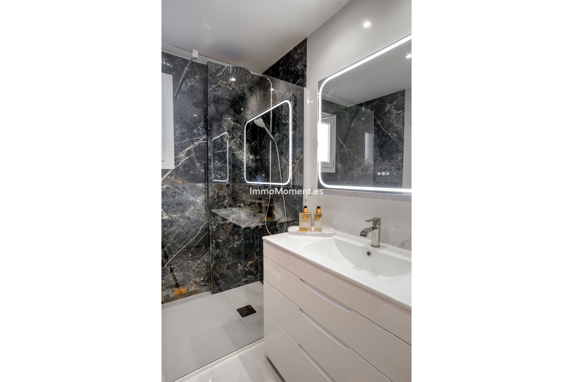 Wiederverkauf - Wohnung - Marbella - Elviria