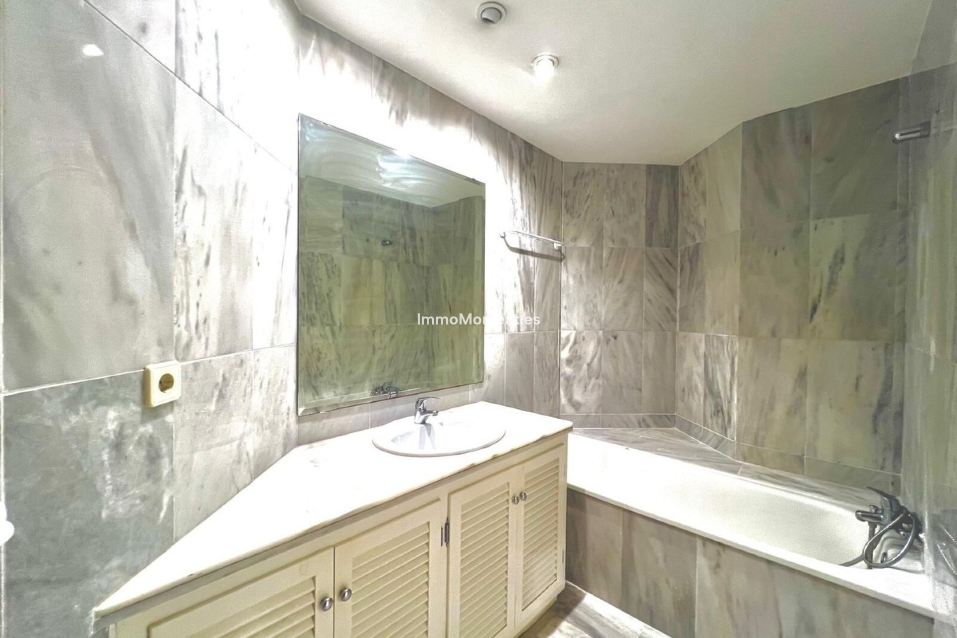 Wiederverkauf - Wohnung - Marbella - Marbella Centro
