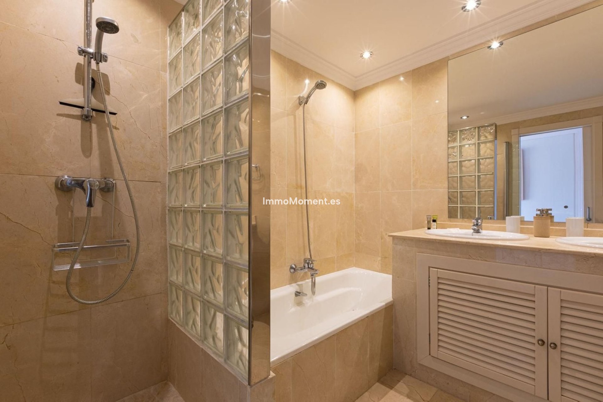 Wiederverkauf - Wohnung - Marbella - Nueva Andalucía