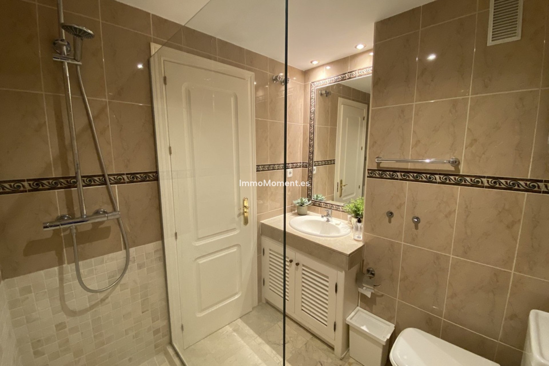 Wiederverkauf - Wohnung - Marbella - Nueva Andalucía