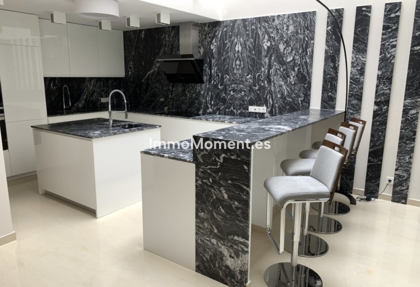 Wiederverkauf - Wohnung - Marbella - Puerto Banús