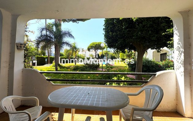 Wohnung - Wiederverkauf - Estepona  - Costalita