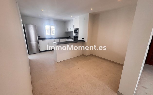 Wohnung - Wiederverkauf - Estepona  - Estepona Centro