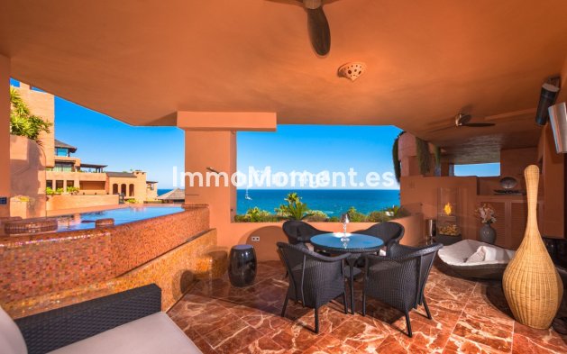Wohnung - Wiederverkauf - Estepona  - Estepona Centro