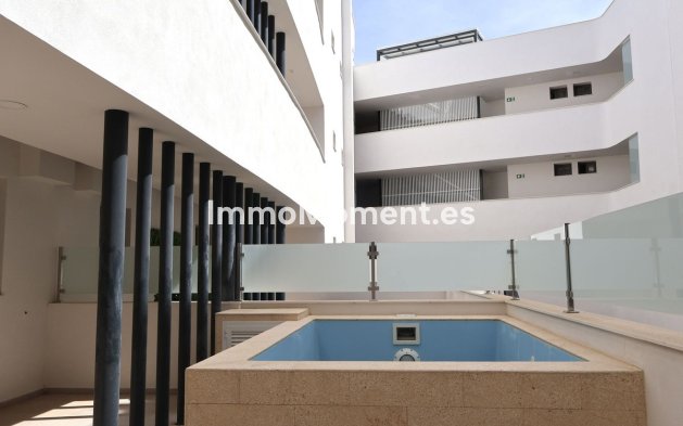 Wohnung - Wiederverkauf - Estepona  - Estepona Centro