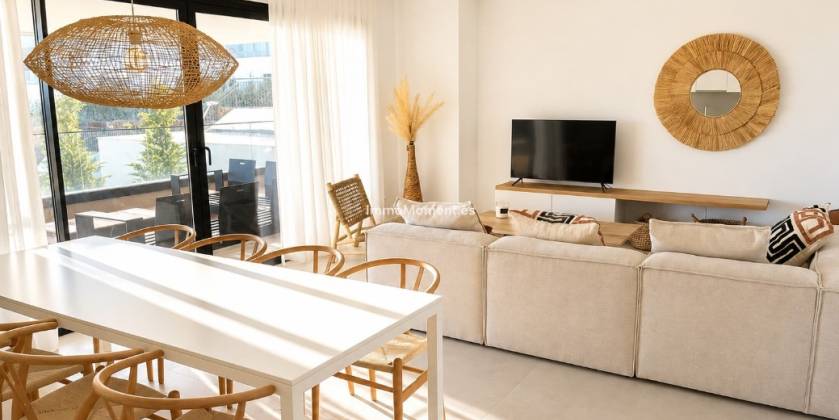 LUXE APPARTEMENT MET 4 SLAAPKAMERS TE KOOP IN ESTEPONA | LAS MESAS