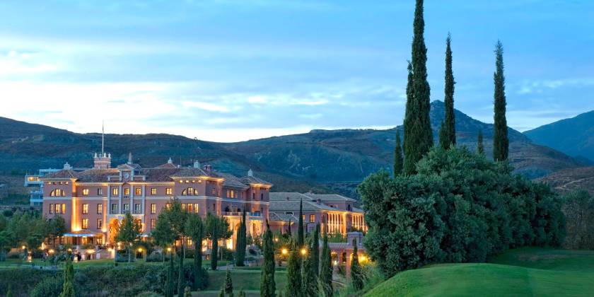 COSTA DEL SOL: DE NIET TE STOPPEN TRANSFORMATE TOT EEN VAN DE MEEST LUXUEUZE EN GEZONDSTE REGIO'S VAN EUROPA