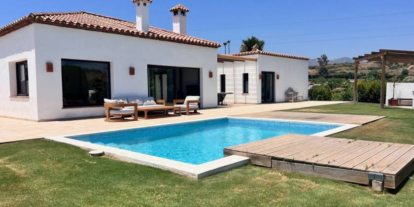 EXCELLENTE OPPORTUNITÉ : VILLA À VENDRE À ESTEPONA