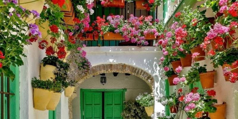 WARUM WEITER IN SPANIEN INVESTIEREN?